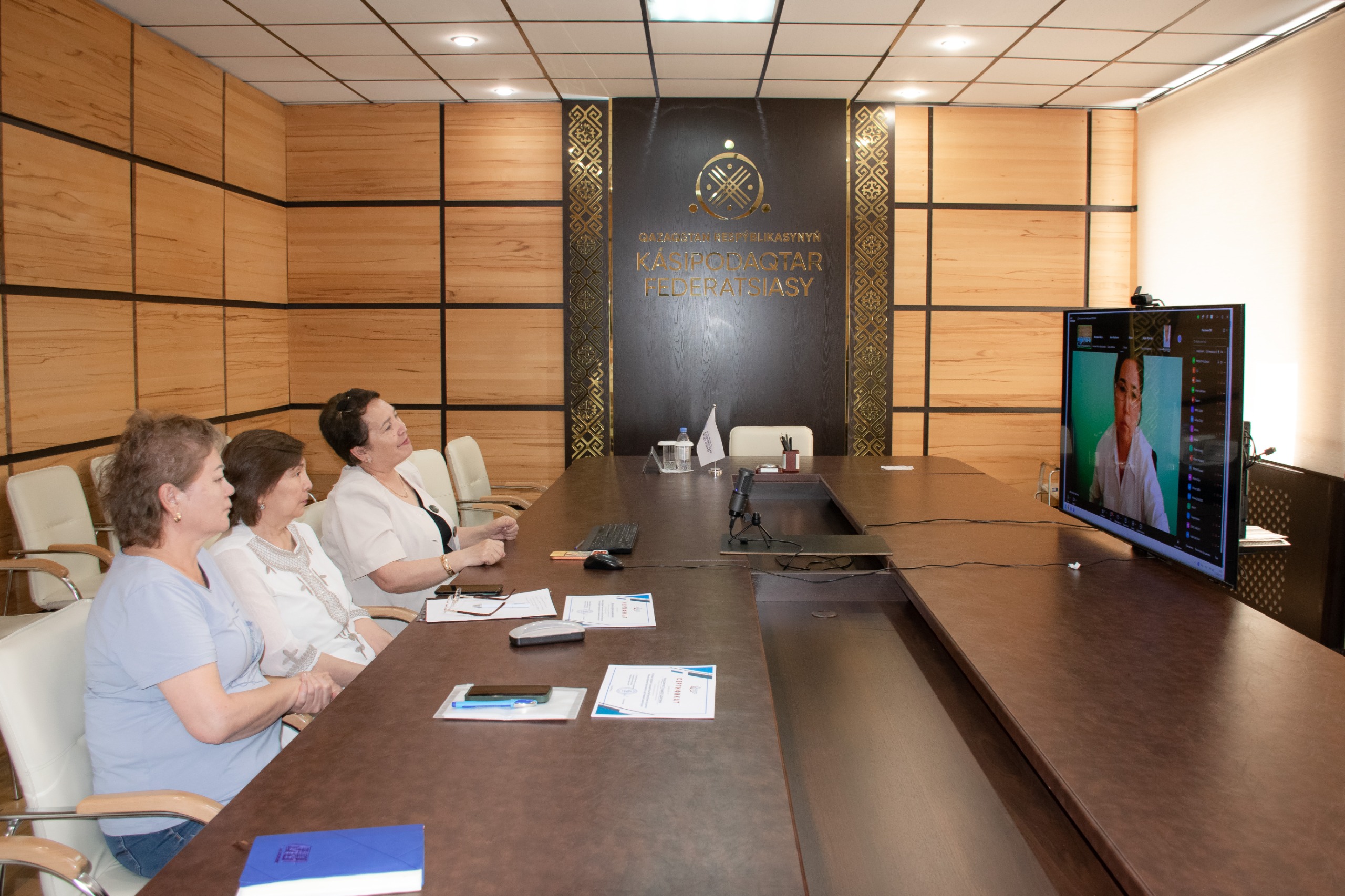 Закон и практика: профсоюзных активистов обучили разрешению споров