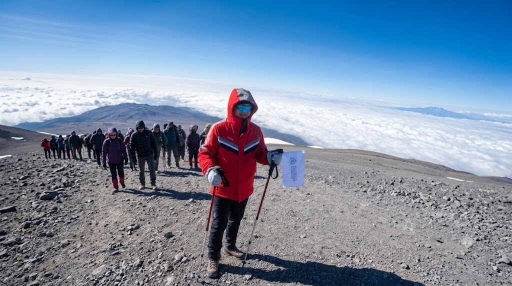 In the name of the working person: the flag of the Federation of Trade Unions of Kazakhstan raised to the summit of Kilimanjaro
